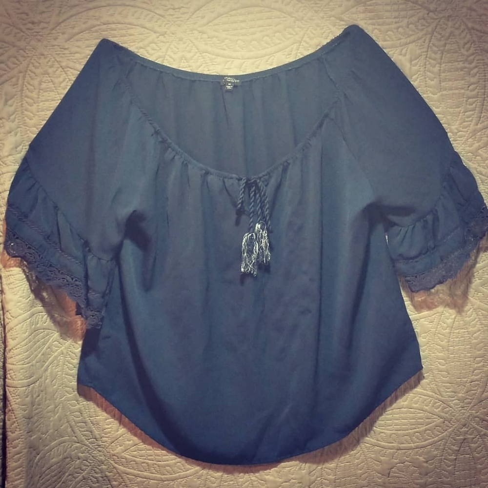 Signature Studio 2X Crochet Sleeve Top